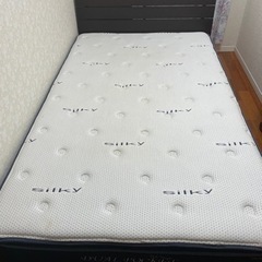 ニトリ　セミダブルベッド　フレームのみの画像