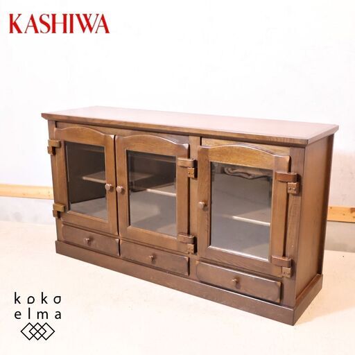 飛騨の家具メーカー柏木工(KASHIWA)の WILDERNESS(ウィルダネス) オーク材を使用したサイドボードです。飛騨家具らしいナチュラルでありながら和のテイスト感じさせるデザインが魅力♪