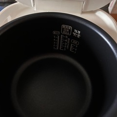新生活応援割！アイリスオーヤマ　炊飯器　新品未使用　極厚火釜　5.5合の画像