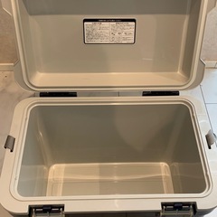 取引き中　クーラーボックス　中型の画像