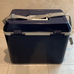取引き中　クーラーボックス　中型の画像