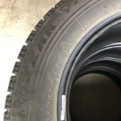 決まりました。
ブリヂストン ブリザックVRX 195/65/R15 2017年製の画像