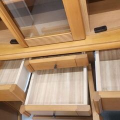 K221　食器棚の画像