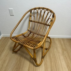 ラタンチェアの画像