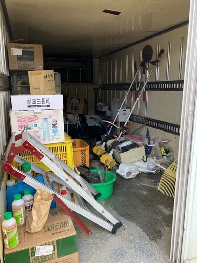 コンテナ、倉庫にいかがですか？早い者勝ち