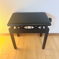 ピアノ椅子
