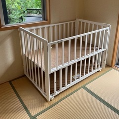 カトージベビーベッドマットレス付きの画像