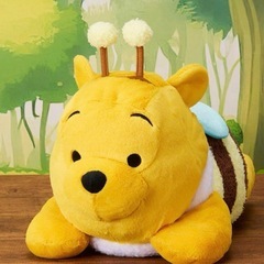 くまのプーさん　寝そべり　スーパーラージぬいぐるみ　ミツバチ　新...