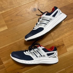 【お譲り先決定】 
adidas スニーカー　26.5センチの画像