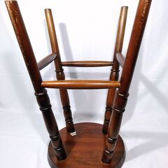 △ 木製 丸イス 高さ 52cm 幅 30cm メーカー不明 薄い傷/深い傷多数有りの画像