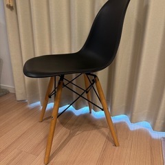 イーゼルチェア 椅子 黒の画像