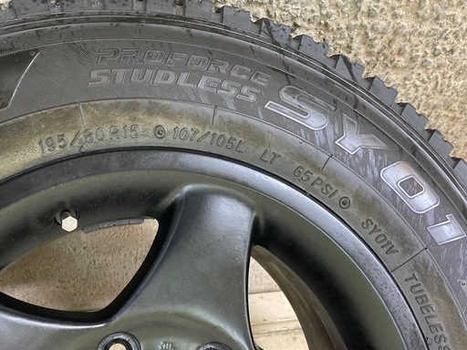 【格安】195/80R15 ハイエース用社外アルミ4本　スタッドレス