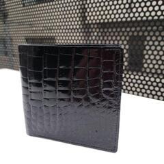 新品未使用  クロコダイル調  二つ折り財布の画像