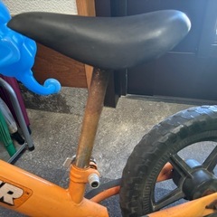 ストライダーオレンジサビあり使用感ありますがまだまだ乗れます。の画像