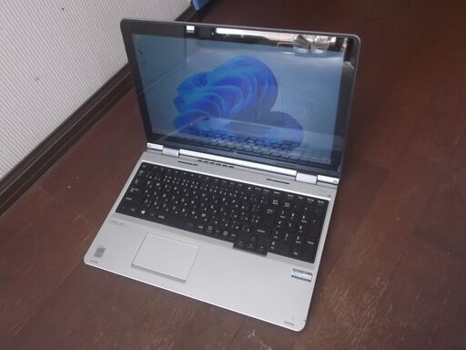 第43号　NECタッチパネル式ノートパソコン　タブレットにもなるノートパソコン