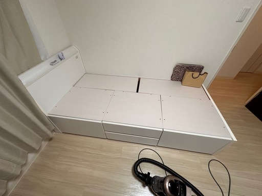 ニトリ中古美品シングルベッド　シングルフレーム　チェスト　収納　白