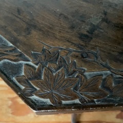 鎌倉彫のサイドテーブル　お値下げしましたの画像