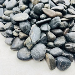 【‼️DIYに‼️】🌟黒玉石🌟玉砂利🌟９kgの画像
