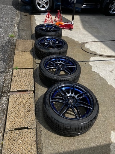 18インチ　
アルミホイール