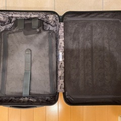 RIMOWA サルサ 黒 4輪 34Lの画像