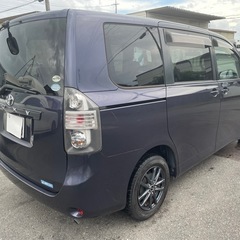 車検付き トヨタヴォクシーの画像