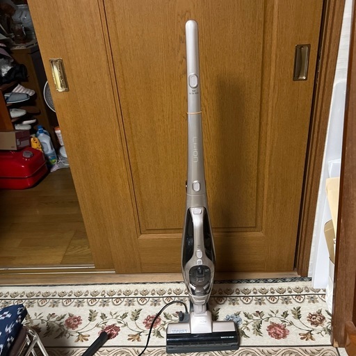 日立サイクロン充電式掃除機