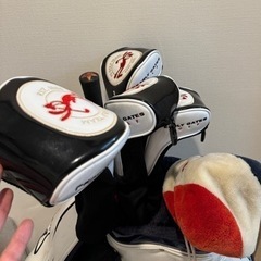  【9/19まで掲載】13本クラブセット + キャディバッグ+スニーカー+ボール他備品の画像