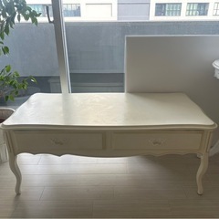 ローラアシュレイ　テーブル