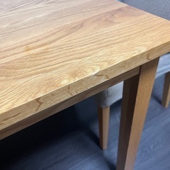 無印ダイニングテーブル正方形　無垢材オーク80×80の画像