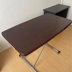 【無料】昇降する机をお譲りします