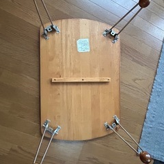 木製折りたたみテーブルの画像