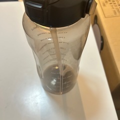 水筒　2リットル　ウォーターボトル　