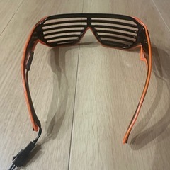 光るサングラス 難ありの画像