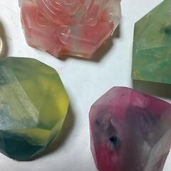 アロマオイルの宝石石鹸の画像