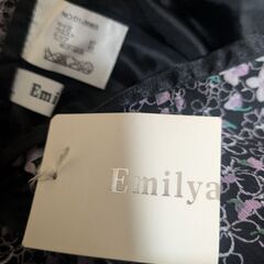 新品タグ付き✨️『Emilyan』花柄フリルスカートの画像