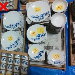 萩窯のみ和食器類260点🥣🍵一式セット【大量の和食器/小鉢/中鉢/平皿(小中大)/角皿/湯呑みなど多数】🍎気になる方はお気軽に問合せ下さい✌️和食器探している方いませんか～🌼値下げ💴⤵️交渉含め問合せお待ちしていま～す🍒質問/相談などお気軽にどうぞ🌼の画像