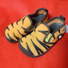 crocs DISNEY / 15cm tigger pelic...