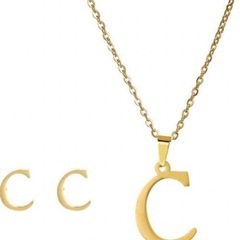 【新品未使用】シンプル イニシャルネックレス【C】ピアス ゴール...