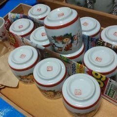 大量の和食器🥣🍵萩窯以外で約200点あまり【小鉢/平皿/小皿/どんぶり鉢/湯呑み類ほか多数】🌼他にこんな食器も探しています、気になる事があるんですが、現物確認はできますか？など、お気軽に問合せ下さいお待ちしていま～す🌼の画像