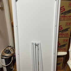 ダイニングテーブルの画像