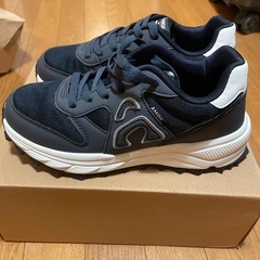 未使用スニーカーの画像