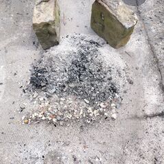 大量にあります　薪 、焚き火 、ストーブに　釘付き木材　の画像