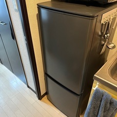 美品2022年製　三菱電機 MR-P15J-H 2ドア冷蔵庫 Pシリーズ 146Lの画像