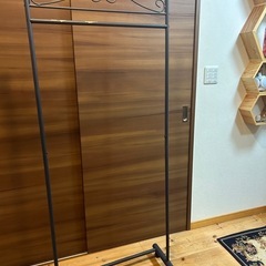 ハンガーラックの画像