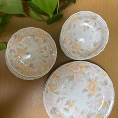 皿食器セットの画像