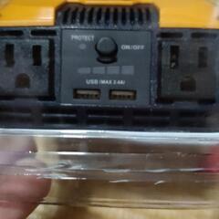 非常用　12v　用　カーインバーター　300w　未使用の画像
