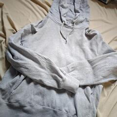 UNIQLO　Mサイズ　グレー　パーカー