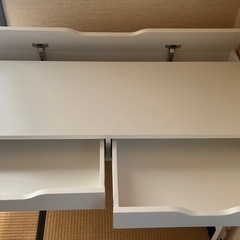 IKEA パソコンデスクの画像