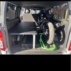 200系ハイエース　跳ね上げベットキットの画像