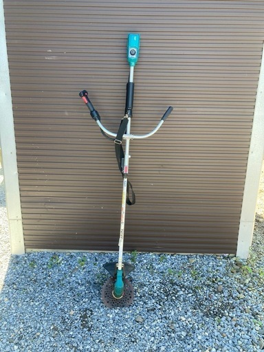 マキタ 充電式草刈機 MUR143UD 14.4V